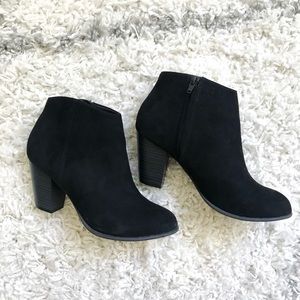 Old Navy Sueded Block-Heel Booties for Women